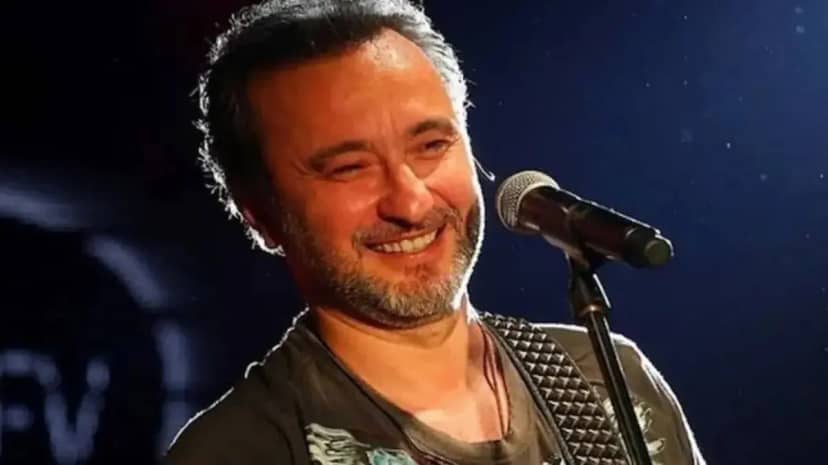 Şarkıcı Nevzat Doğansoy, Başakşehir'deki hastanede 57 yaşında hayatını kaybetti