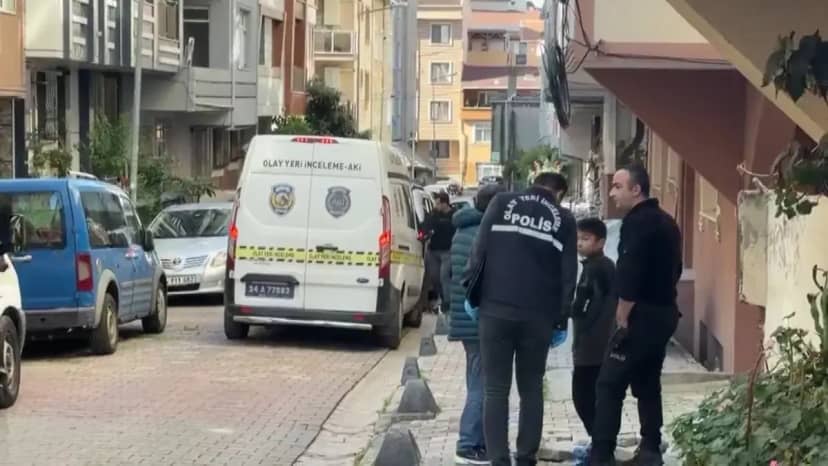 Yetiştirme yurdundan kaçıp babasının evine geldi: 2 genç kız çarşaf sarkıtıp 3. kattan düştü! 1
