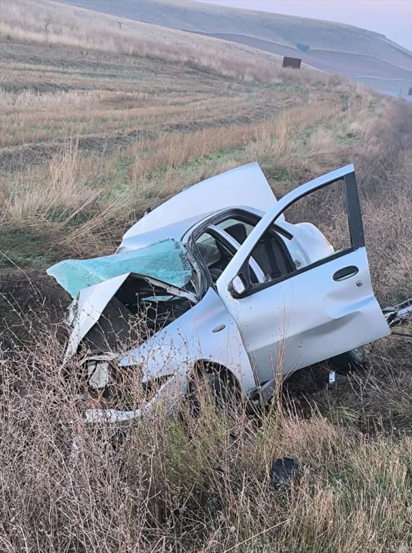 Ankara Polatlı'da iki otomobilin çarpıştığı kazada 3 kişi öldü, 5 yaralandı
