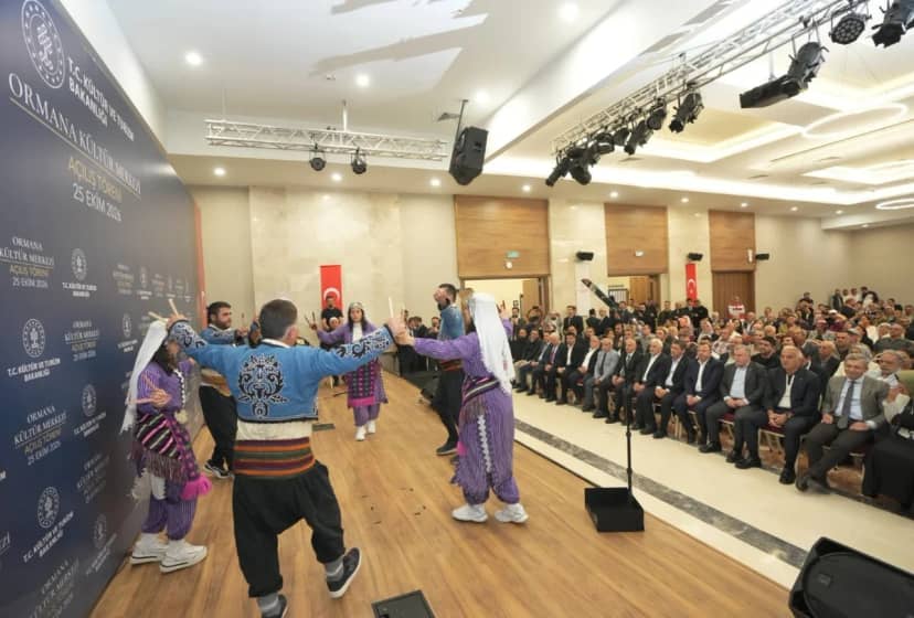 Bakan Ersoy, baba ocağında iki yeni eserin açılışını yaptı: Ormana Kültür Merkezi hizmete girdi