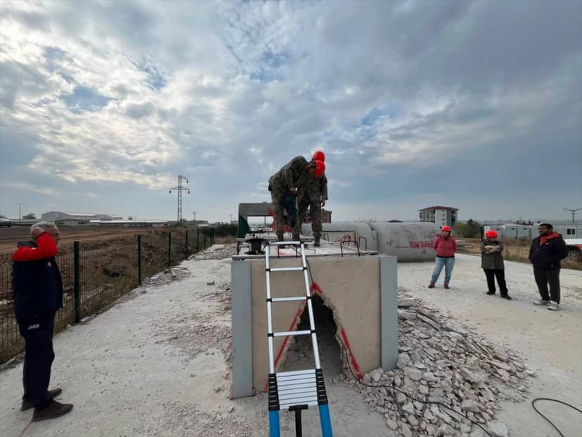 Edirne Huzurevi'ndeki yaşlılar 10. Geleneksel Edirne Kitap Günleri'ni gezdi