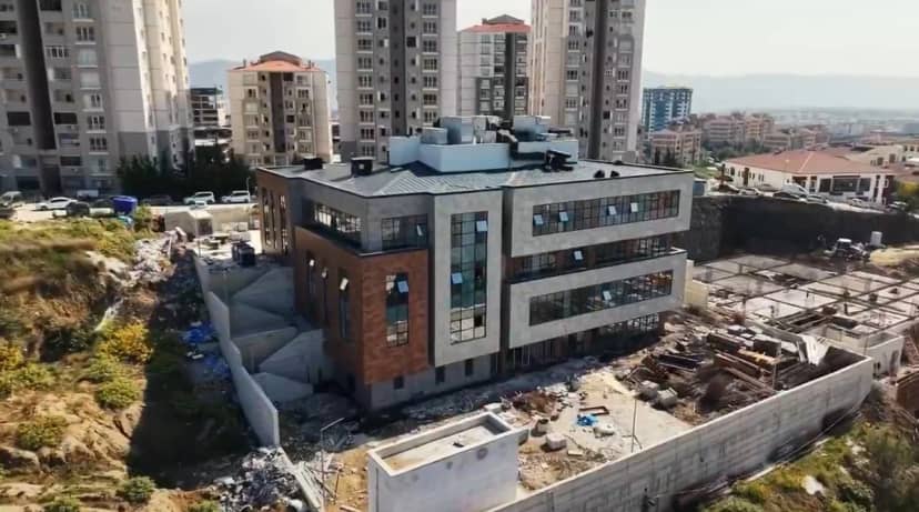 Hatay Valisi Masatlı, Antakya'da yapımı süren üç kamu hizmet binasını inceledi