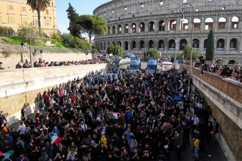 Roma'ya sıçrayan protestolarda tarihi Kolezyum işgal edildi! Zarar bilinmiyor