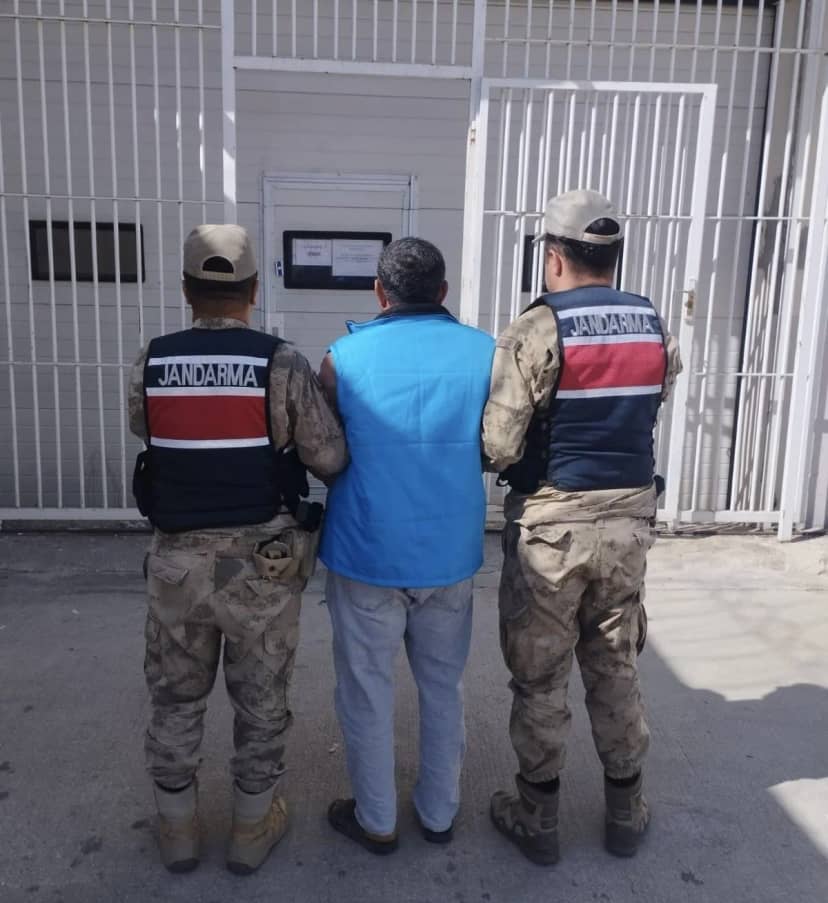 Şanlıurfa Karaköprü'de 12 yıl 6 ay hapis cezası kesinleşen hükümlü yakalanıp tutuklandı