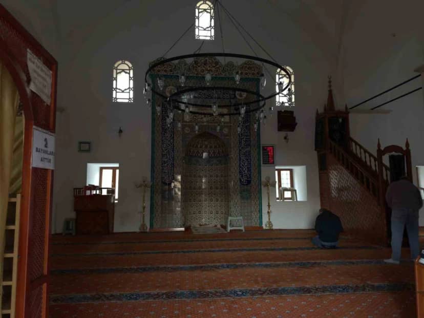 Simav'daki Nasuhağa Camii, 1789'dan günümüze taş işçiliğiyle ulaştı