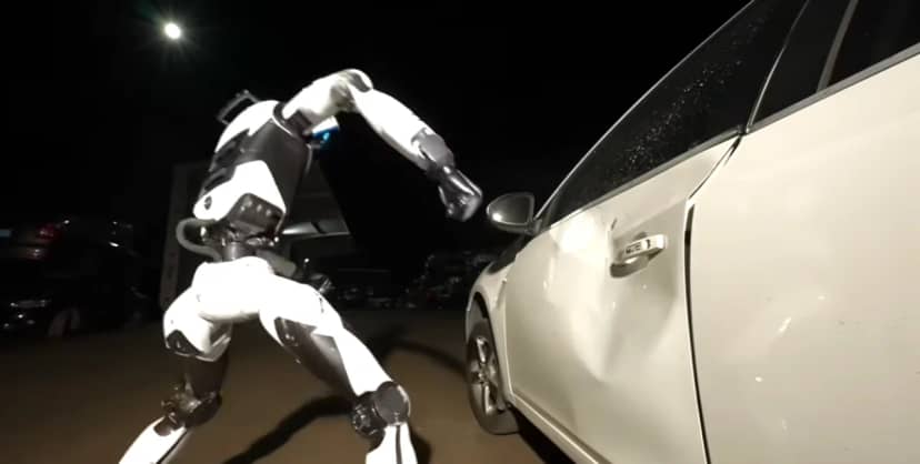 Unitree’den kung fu yapan koruma robotu! Otomobil kaldırıp, yaralı kurtarıyor