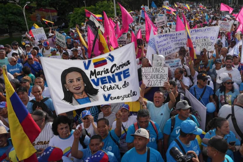 Venezuela’da sürgün sona erdi! Nobel ödüllü muhalif lider ülkesine döndü