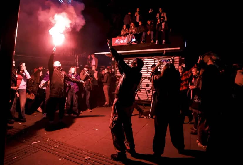 1 Kasım daki kaza her şeyi değişti! Öğrencilerin direnişi ülkedeki iktidarı değişti 4