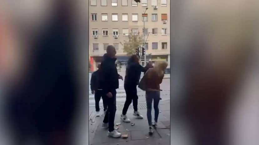 Bir ülke bunu konuşuyor! Ünlü iş insanı yanında çocuğu bulunan bir kadını tokatladı: Sonrasında meydan dayağı yedi 3