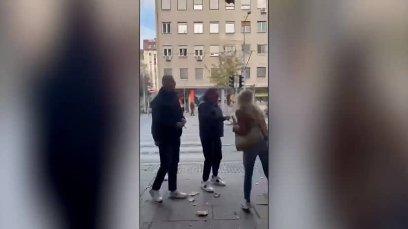 Bir ülke bunu konuşuyor! Ünlü iş insanı yanında çocuğu bulunan bir kadını tokatladı: Sonrasında meydan dayağı yedi 2
