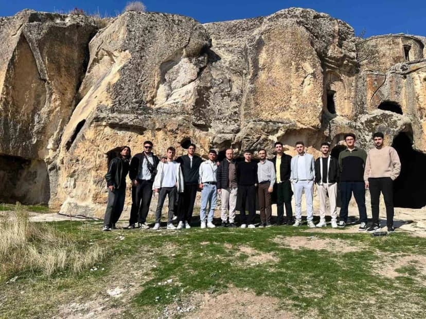 Emirdağ Müftülüğü öğrencileri Afyonkarahisar'da tarihi mirasla buluşturdu
