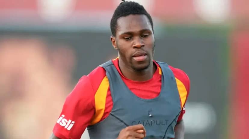 En çok merak edilen isimdi! Saatler kala karar verildi: İşte Galatasaray-Fenerbahçe derbisinde muhtemel 11 ler 1