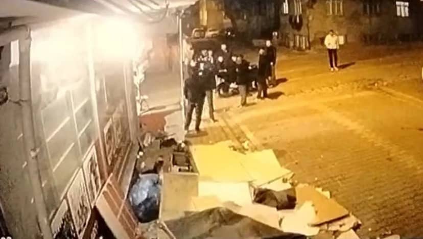 İddiaya göre İstanbul Esenyurt'ta engelli genç darp edilip dişleri kırıldı