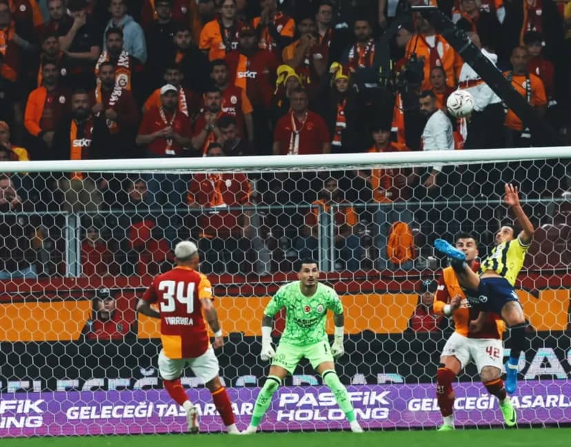 İrfan Can Kahveci den derbi tarihine geçen rövaşata golü! 2