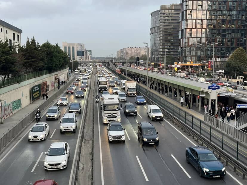 İstanbulda derbi öncesi trafik kilitlendi! Yoğunluk yüzde 72ye çıktı