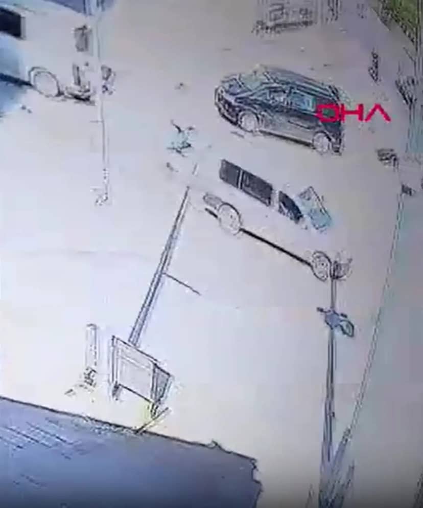 Oyun değil, Türkiye de yaşandı! Önünü kestiği aracı böyle çaldı 4