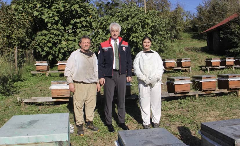 Sinop Erfelek'te genç kadın hibe desteğiyle 260 kovanla arıcılığa başladı