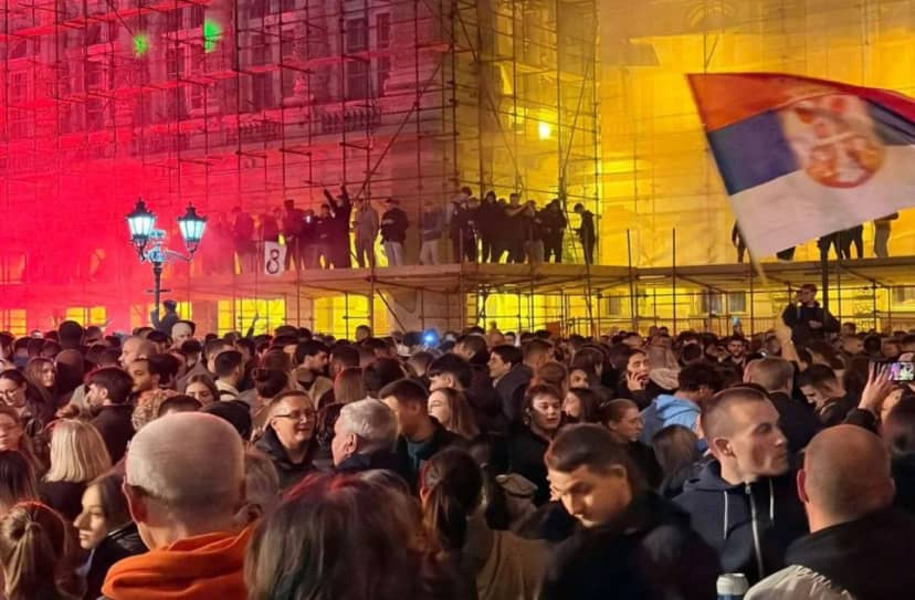 Sırbistan'da 14 yıllık iktidar devrildi! Yeni yönetim Kosova'yı tanıyacak mı?