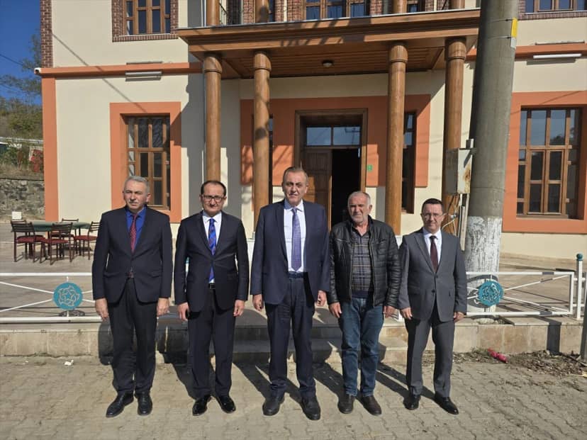 Süleymanpaşa Kaymakamı Tunçer, İnecik'te tarihi hükümet konağını inceledi