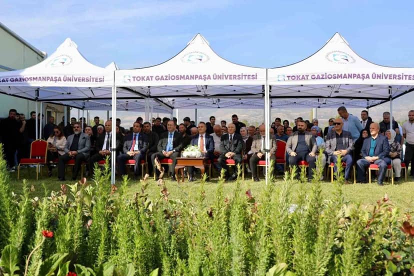 TOGÜ'nün projesiyle Tokat'ta 13 üreticiye 3 bin 900 süs bitkisi fidanı dağıtıldı