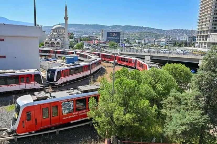 Toplu ulaşıma bayram düzenlemesi! İzmir'de 29 Ekim için ek sefer ve İZBAN kararı