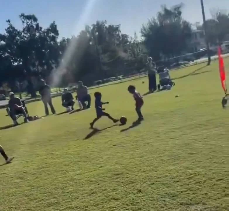 12 dakikada 10 gol atınca ortalık karıştı! Sahaya polis çağırdılar