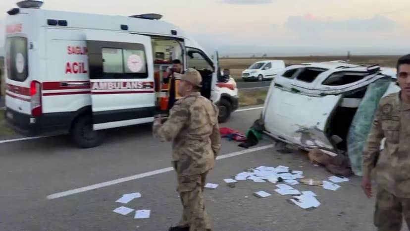 Ağrı Patnos'ta içinde 7 kişi bulunan araç takla attı, 1 kişi ağır yaralandı