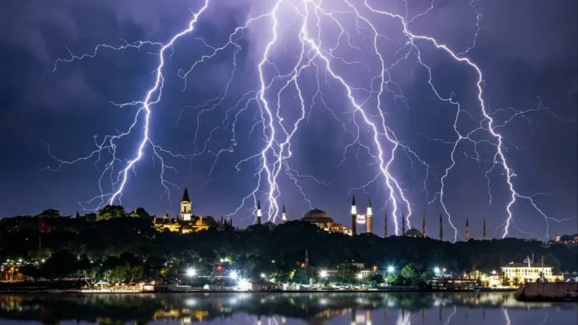 AKOM uyardı: İstanbul'da sağanak yağışın şiddetleneceği gün belli oldu