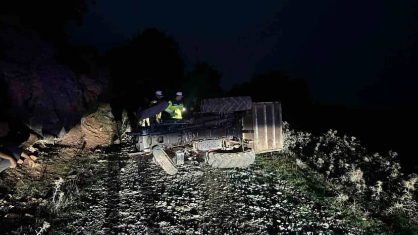 Bilecik Alpagut köyünde traktör devrildi, altında kalan sürücü kurtarılamadı