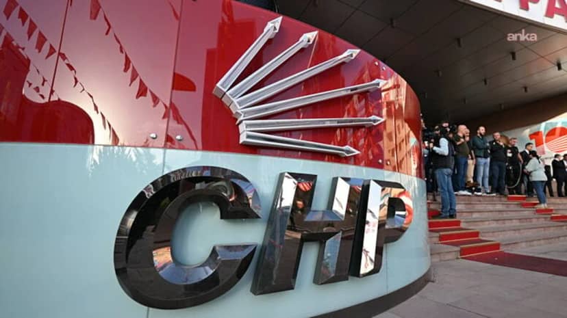 CHP kongre takvimi üye listelerindeki aksaklık nedeniyle en az 15 gün ertelendi