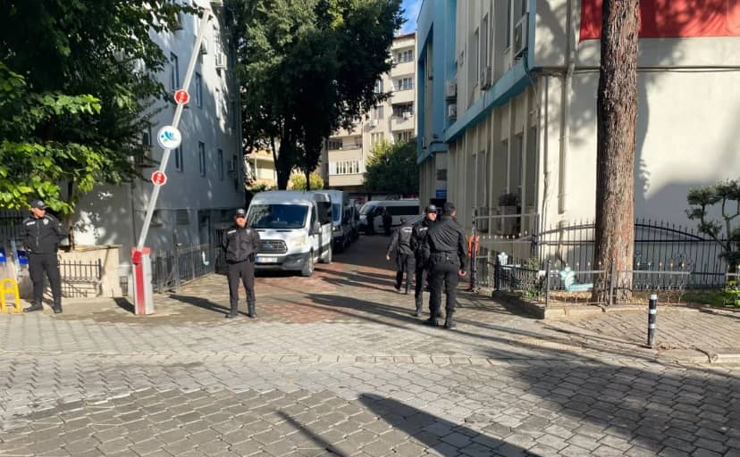 Denizli'de Merkezefendi Belediyesi'ne sabah operasyonu! 27 kişi gözaltına alındı