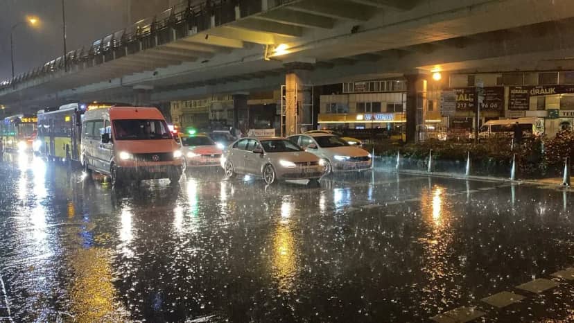 İstanbul yol durumu! Trafik yoğunluğu yüzde 80 e ulaştı 3