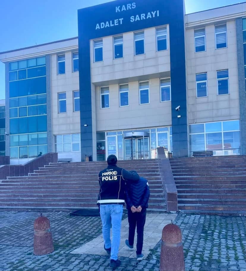 Kars'ta torbacı operasyonunda 1 kişi tutuklandı, metamfetamin kalıntısı bulundu