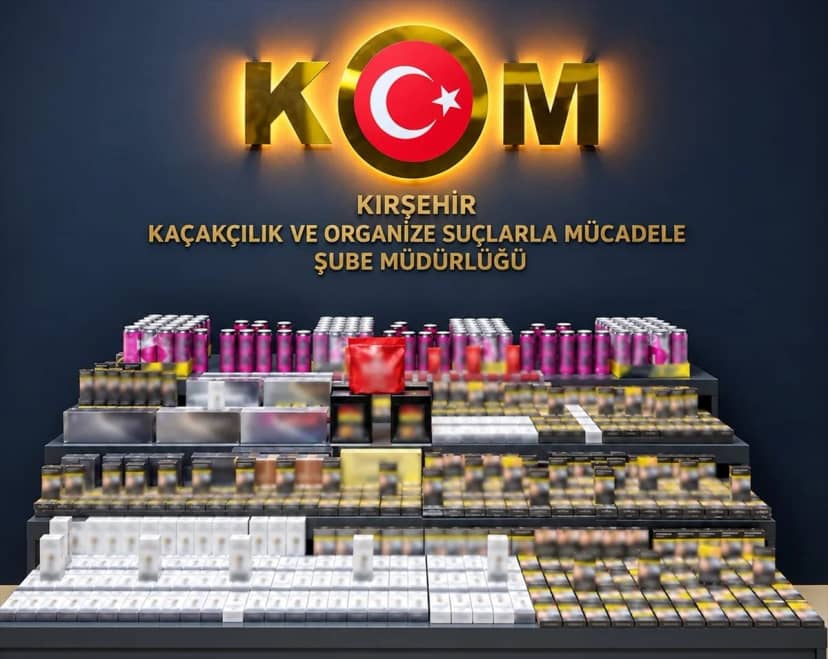 Kırşehir'de otomobilde 750 paket gümrük kaçağı sigara ve 120 ürün ele geçirildi