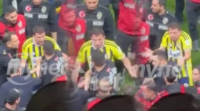 Mert Hakan Yandaş tan derbi sonrası açıklama! Polislerle ilgili iddialara yanıt verdi 2