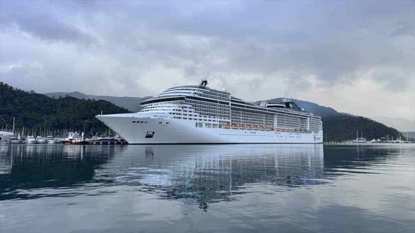 Muğla'nın Marmaris ilçesine Panama bayraklı MSC Divina 3 bin 933 turist getirdi