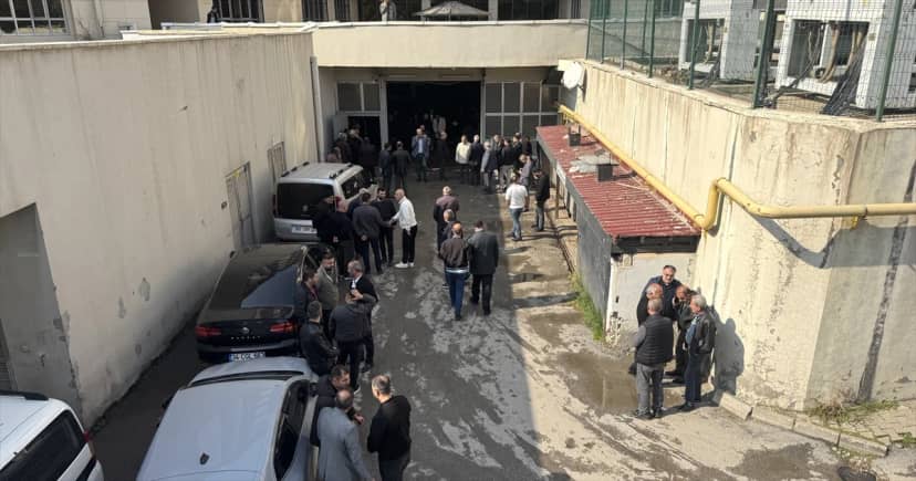 Muş Hasköy'de polis memuru 4 yakınına ateş edip intihar etti, biri öldü