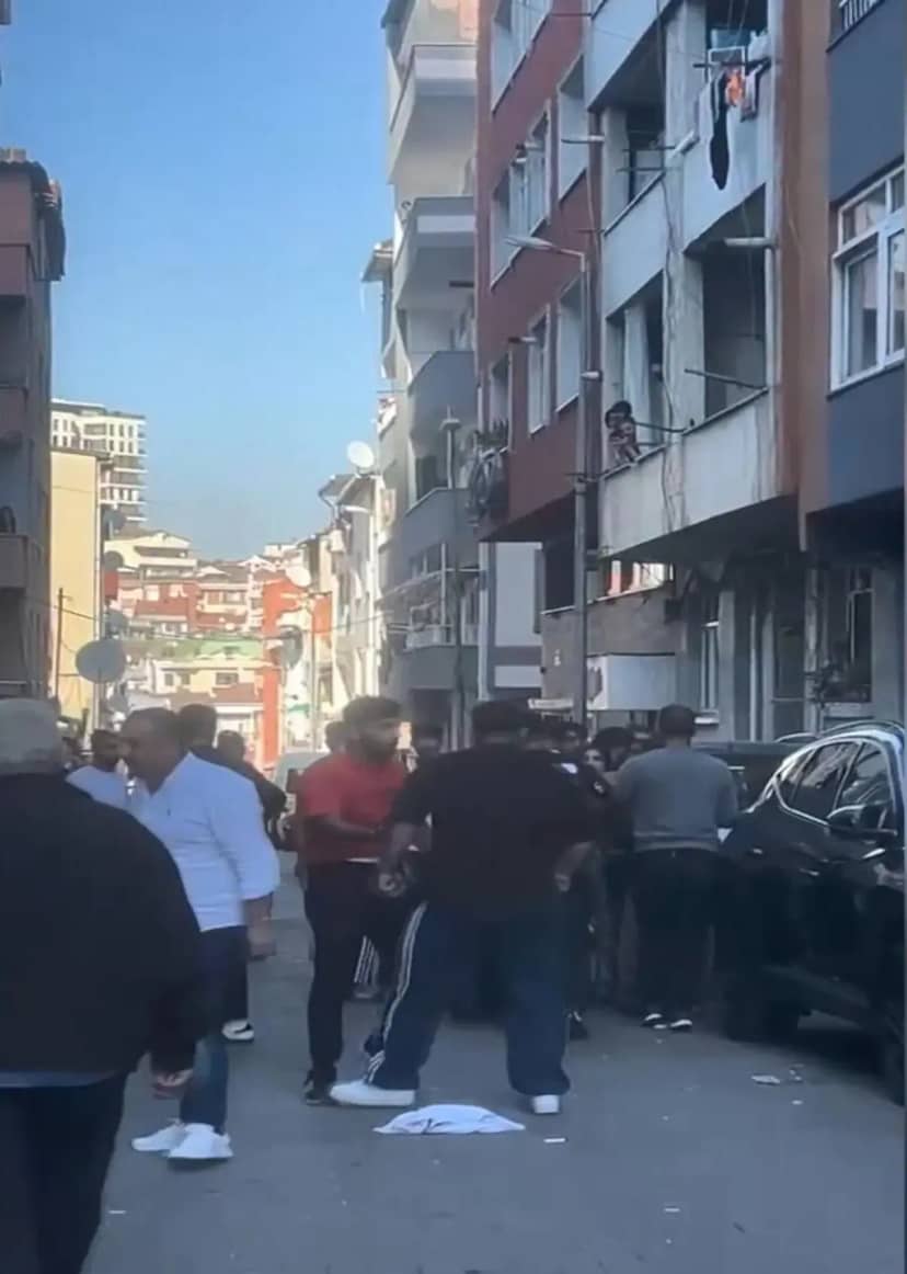 Sevgilisinin evli olduğunu öğrenip ayrıldı! Yanında yeni sevgilisi varken eski sevgilisini yaraladı 3