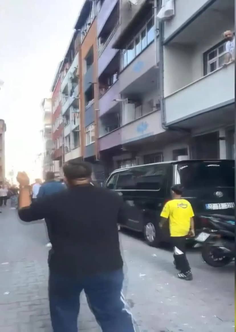 Sevgilisinin evli olduğunu öğrenip ayrıldı! Yanında yeni sevgilisi varken eski sevgilisini yaraladı 4
