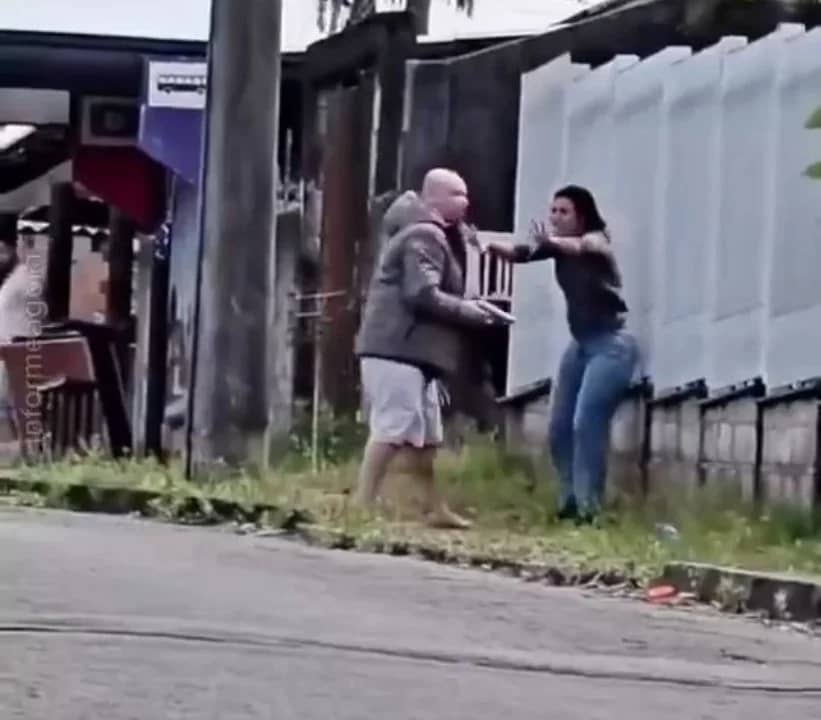 Sokak ortasında aksiyon filmlerini aratmayan olay! Eşini silahla rehin aldı