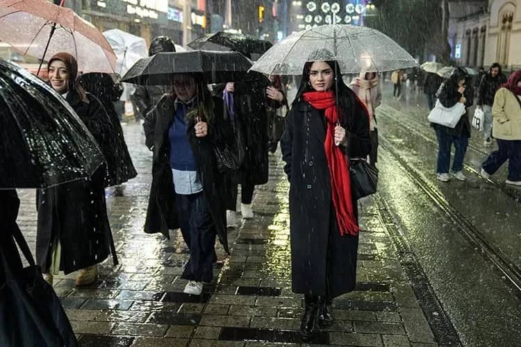 AKOM tarih verdi! Sağanak İstanbul’u ne zaman terk edecek? Meteoroloji'den 30 ile uyarı