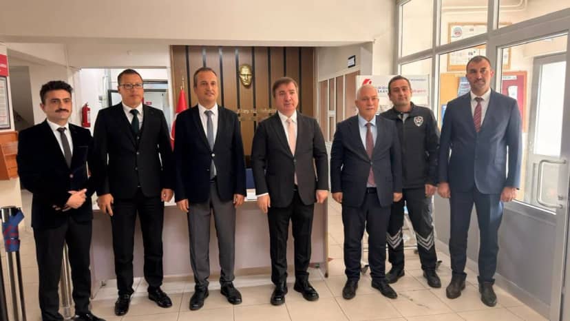 Erzincan Valisi Aydoğdu, halkla ilişkiler bürolarında incelemede bulundu