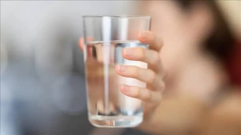 'Günde 8 bardak su' efsanesi bitti! Çay ve çorba da su yerine geçiyor