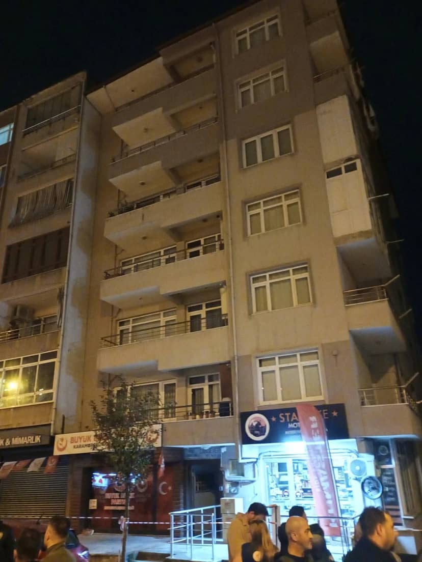 Kocaelide 7 katlı binada panik! 14 daire tedbiren boşaltıldı