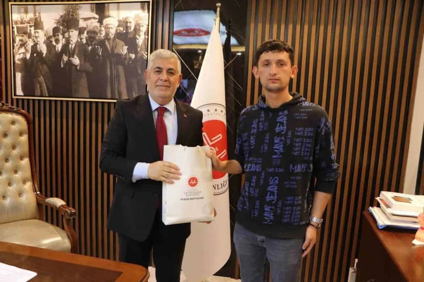 KPSS için simit tezgahına not bırakan Sertkaya, Elazığ İl Müftüsü Bingöl ile görüştü