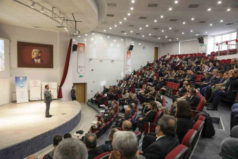 Kütahya'da 2026-2027 döneminde uygulanacak 43 Adım Projesi okul müdürlerine anlatıldı