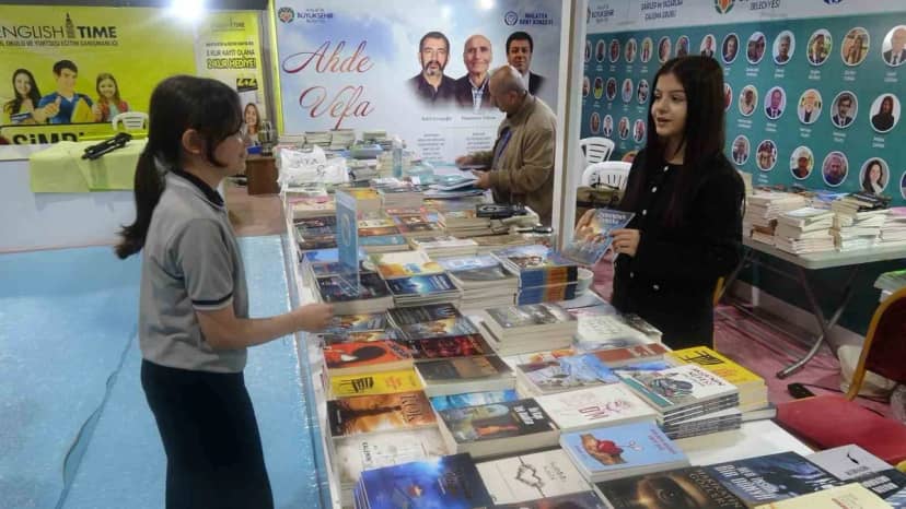 Malatya'da 12 yaşındaki Erva Aydın, ilk kitabıyla edebiyat dünyasına adım attı