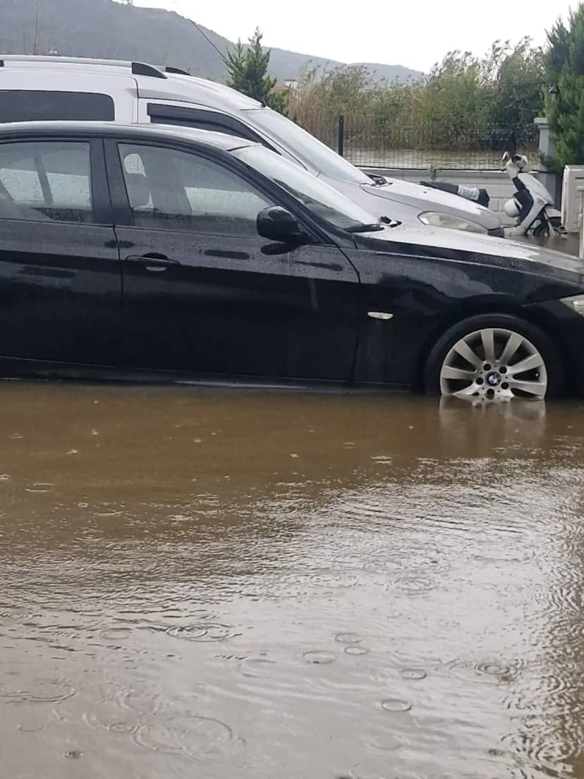 Muğla da sağanak yağış hayatı felç etti! Tersakan çayı taştı 10