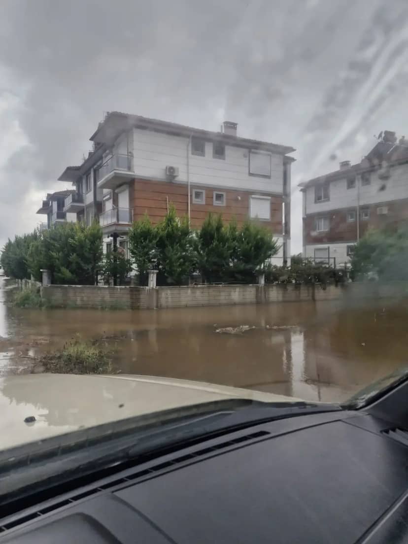 Muğla da sağanak yağış hayatı felç etti! Tersakan çayı taştı 6