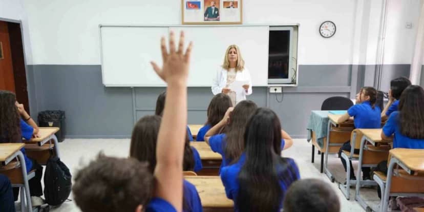 Öğrenci de veli de disiplin istiyor: Öğretmenin otoritesi geri gelmeli!..